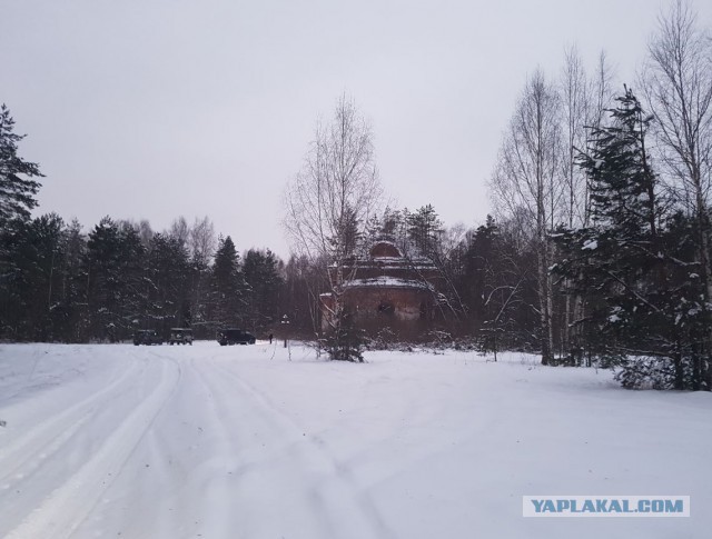 Заброшенная церковь в Мещерских лесах