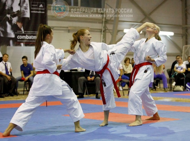 Новая чемпионка России по каратэ, Мария Зотова, валит с ног своей красотой