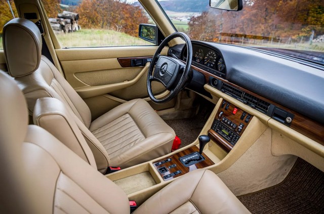 45 лет Mercedes-Benz W126