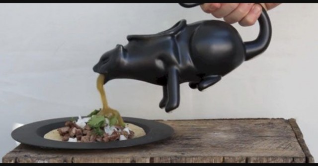 Креатив на грани: 15 фото абсурдных дизайнерских идей со специфическим исполнением