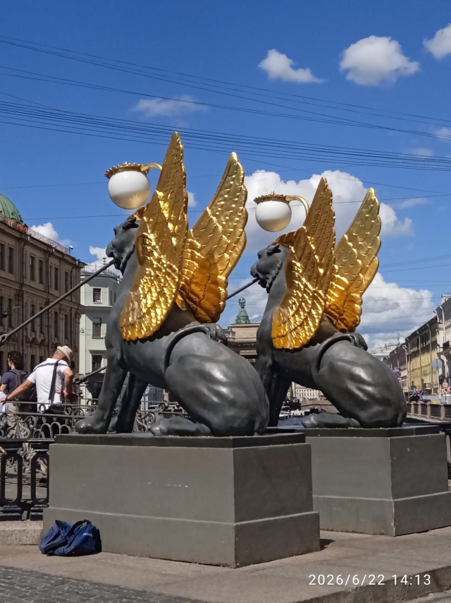 Наткнулся случайно на женский форум, и там задаются таким вопросом