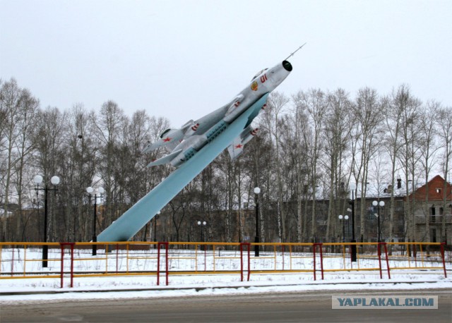 20 самых интересных авиапамятников