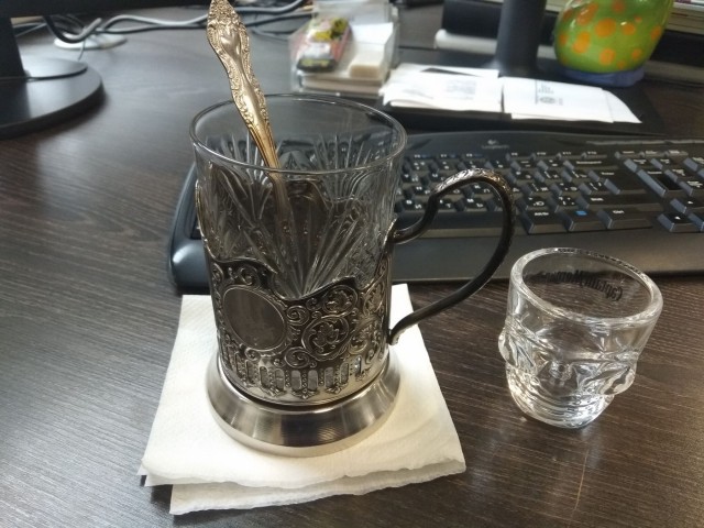 А из какой кружки вы пьёте на работе?