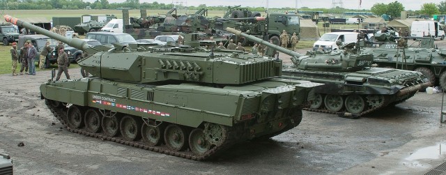 Польша готова отправить Украине роту танков "Леопард"