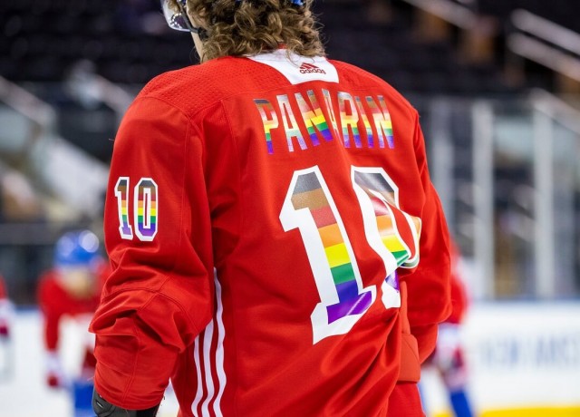 Все люди как люди, а этот русский⁠⁠.