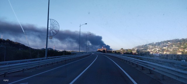 Крупный пожар в Сочи. Взорвался резервуар с топливом