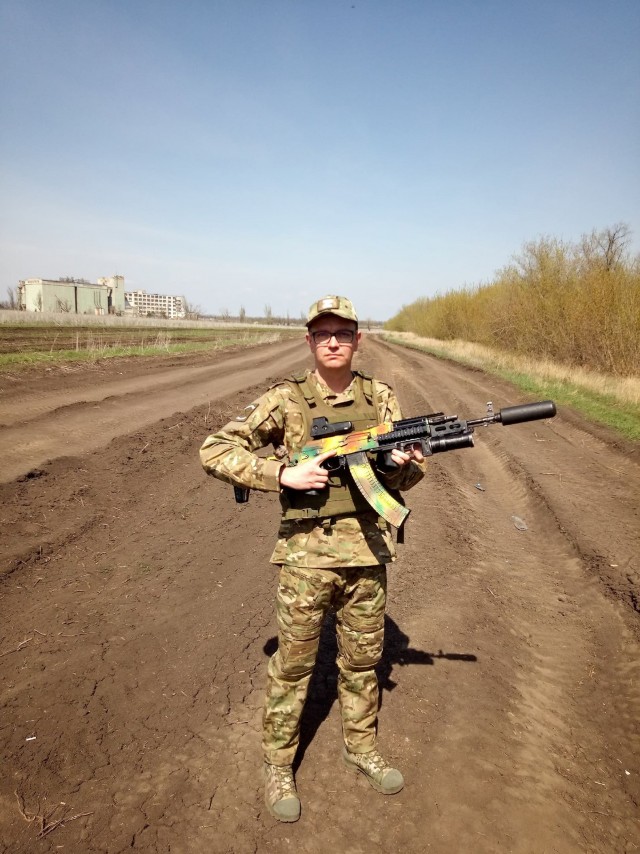 А давайте в честь праздника, выкладывать свои армейские фотки уважаемые яповцы