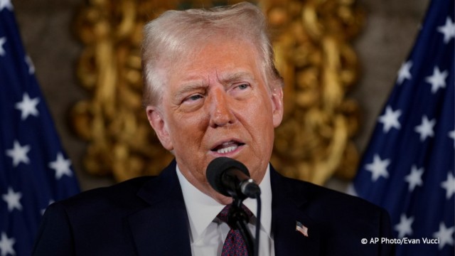 Дональд Трамп погнал в очередной раз и решил объявить 8 мая в США Днем Победы во Второй мировой войне.