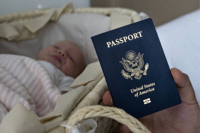 Госдеп: в США будут пресекать организацию "родильного туризма"