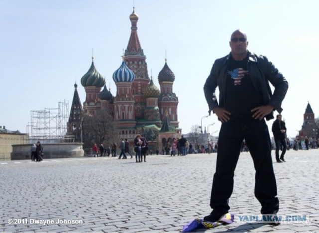 Грозный, но добрый: 5 историй про "Скалу" Джонсона