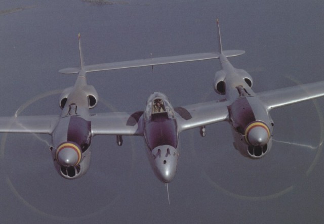Многоцелевой истребитель P-38 «Lightning»