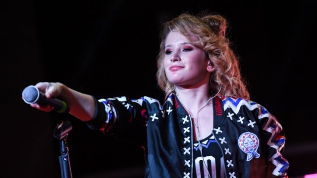 Минюст РФ включил певицу Монеточку в реестр иноагентов