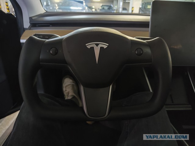 Блогер смог разогнать Tesla Model S Plaid до 328 км/ч