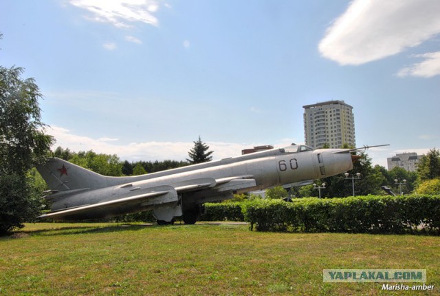 20 самых интересных авиапамятников