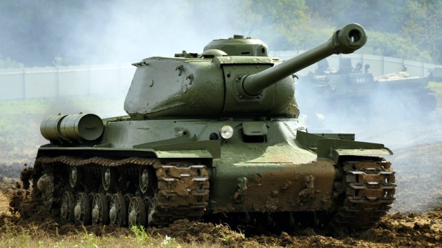 Битва легенд: ИС-2 против немецкого «Тигра»