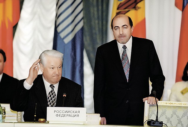 Премьер-министр Канады предложил вернуть Ельцина на пост президента России