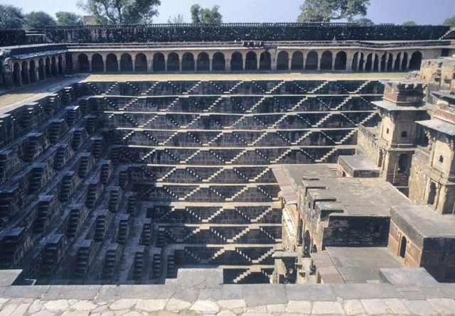 Колодец Chand Baori в Индии (26 фото)