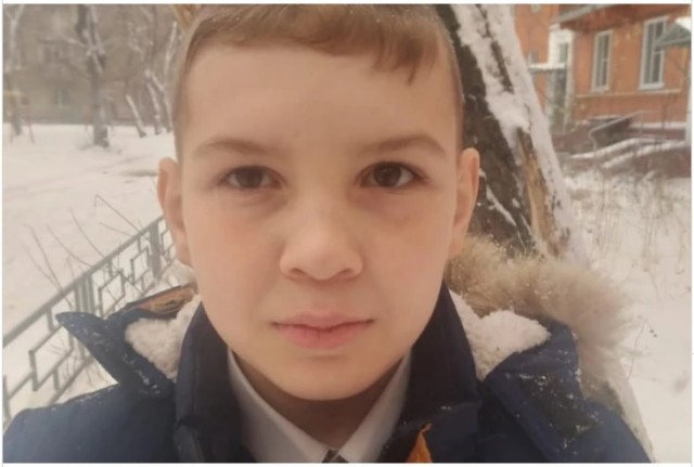 Пятиклассник взял из дома большую сумму денег и стал раздавать их одноклассникам