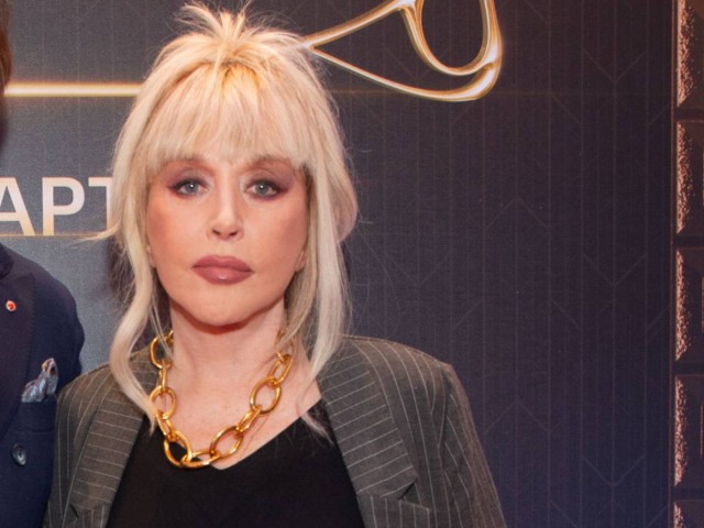 Туда-сюда... туда-сюда..СМИ пишут, что Алла Пугачёва вновь покинула Россию