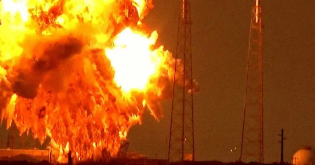 Маск уверен, что снайпер конкурентов взорвал ракету SpaceX