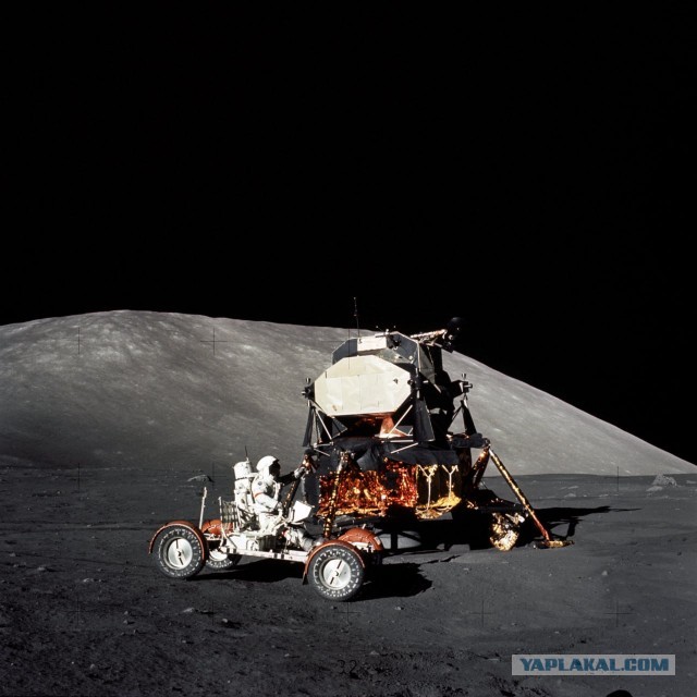 Последние люди на Луне.