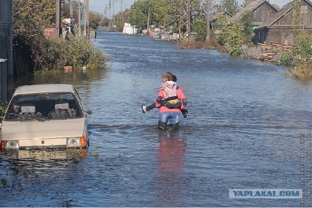 Всё, вода уходит! А вместе с нею печаль, разруха..