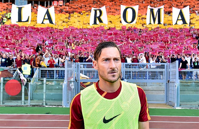 "Grazie capitano!" Рим попрощался с императором