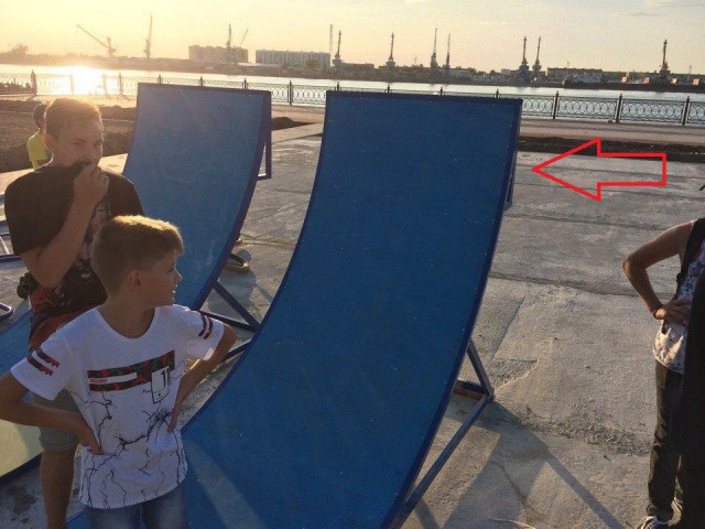 В Астрахани самец вида Яжеотец попытался выгнать из скейт-парка детей