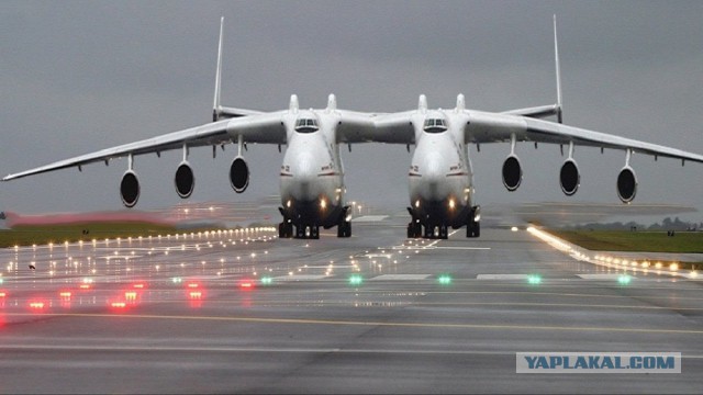 Самый большой в мире самолет совершает первый полет