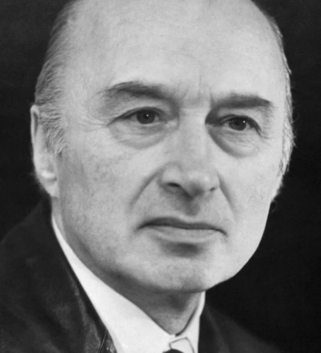 Воевал, дошёл почти до Берлина, имел награды, но врагов играл часто и здорово: к 100-летию со дня рождения Николая Прокоповича