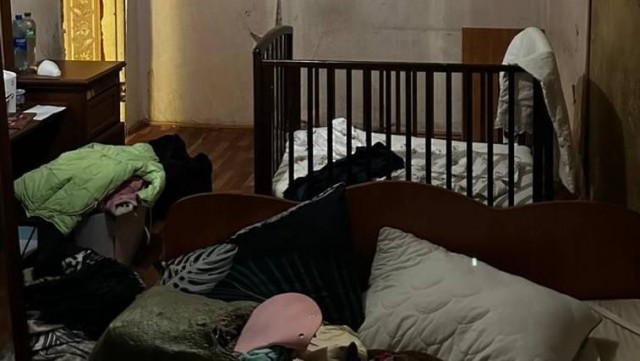 Пьяная мама задушила дочь и спрятала тело в диван в Петербурге