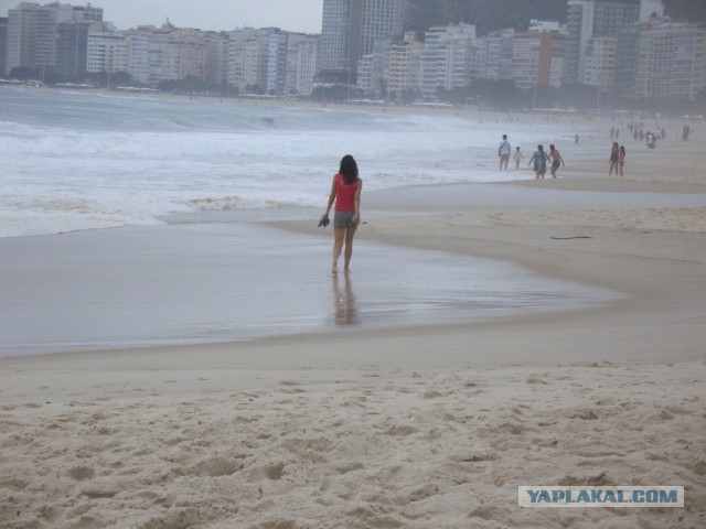 Я знал, что пляжи Рио переполнены.