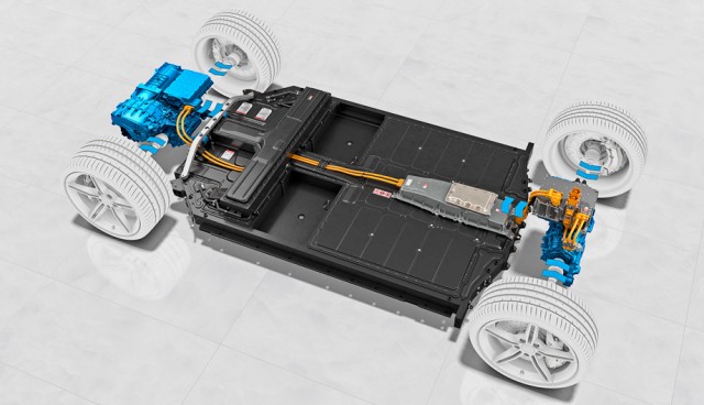 Porsche представила свой первый серийный электромобиль - Taycan