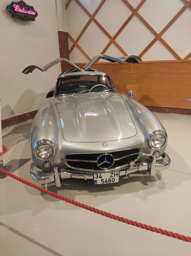 10 самых дорогих автомобилей аукциона Mecum за 2022 год.