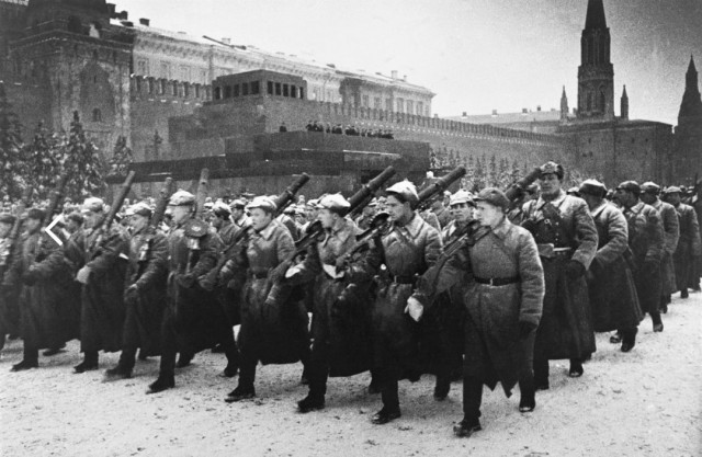 А в Республике Беларусь празднуют 7 ноября — День Октябрьской революции и у нас выходной