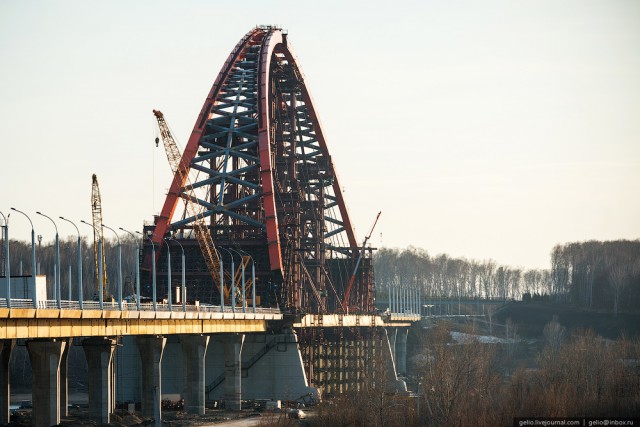 Строительство Бугринского моста в Новосибирске.