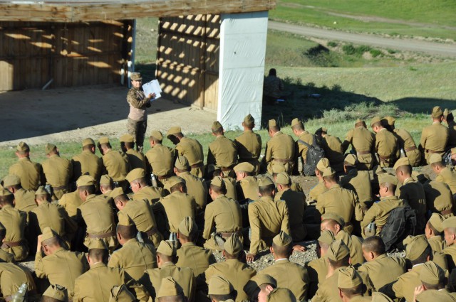 Военные сборы монгольских студентов