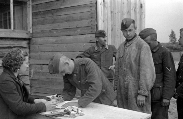 История в фотографиях