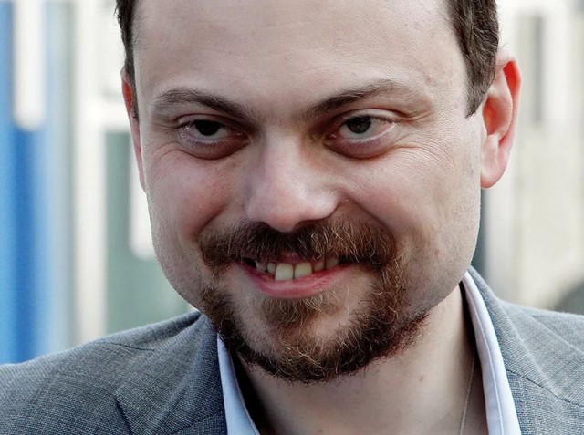 В отношении Владимира Кара-Мурзы возбуждено уголовное дело о госизмене. Ему может грозить до 20 лет тюрьмы