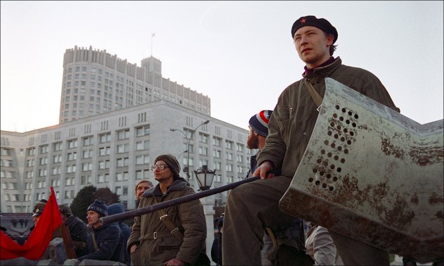 А давайте устроим революцию! На баррикады товарищи!