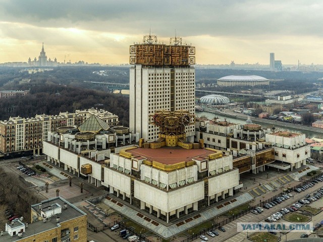 Шляюсь по  Москве
