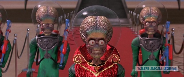 Загадочный объект вырывается из черной дыры