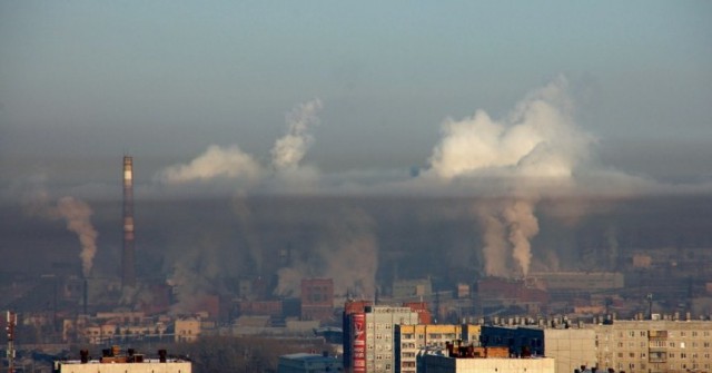 Челябинцы готовятся встретить Путина с противогазами на лицах