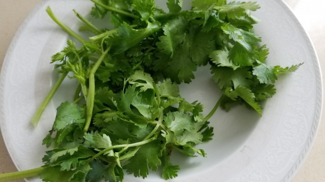 Пикантный салат из кабачков.