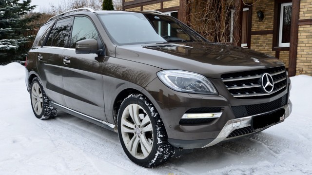 В Челябинске судью ограбили прямо в элитном внедорожнике Mercedes