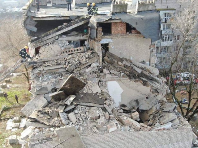 Взрыв прогремел в 5-этажном жилом доме в Николаевской области Украины