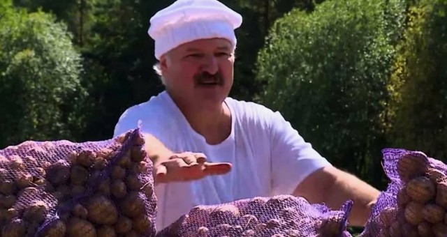 Батька рулит и выруливает ...
