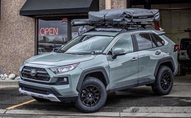 Названы самые продаваемые кроссоверы в мире в 2025 году — лидирует Toyota RAV4