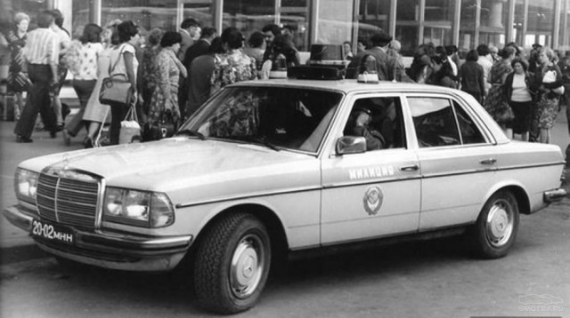 Mercedes W123 32-летний.