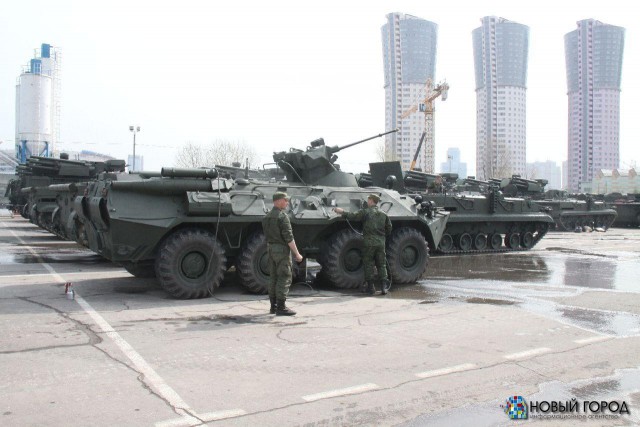 Техника на Ходынке и перегон техники в Москву